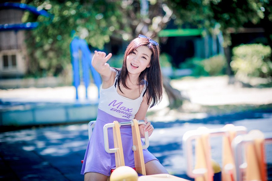 “若论军略，他未必强过你，但此人善谋，同样善心计，当初在鹿门书院之时，水镜先生将我二人并列，极擅决胜于战场之外，荆州之时，曾不费一兵一卒，助刘备拿下荆襄九郡，万不可小觑！”庞统点点头道。